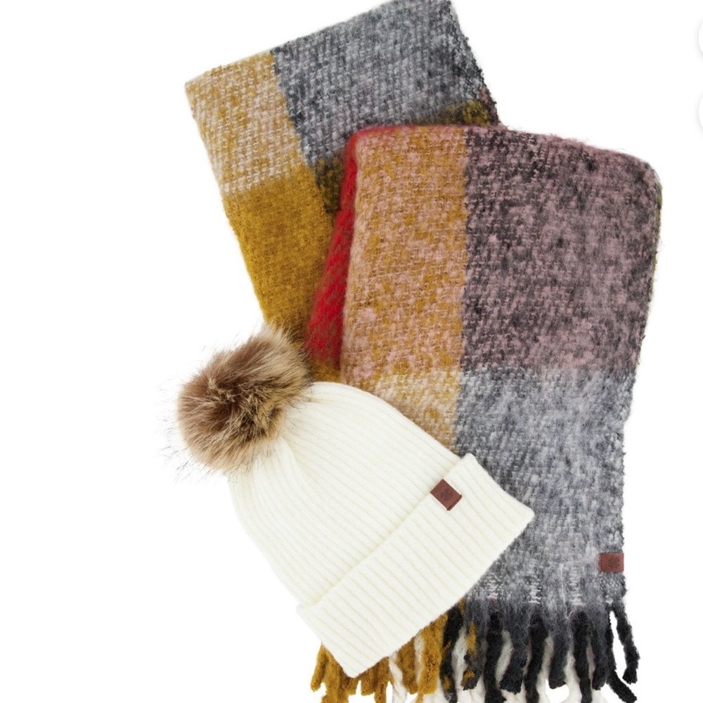 Lucky Brand Cream Beanie and Scarf Gift Set - Picture 6 of 6
